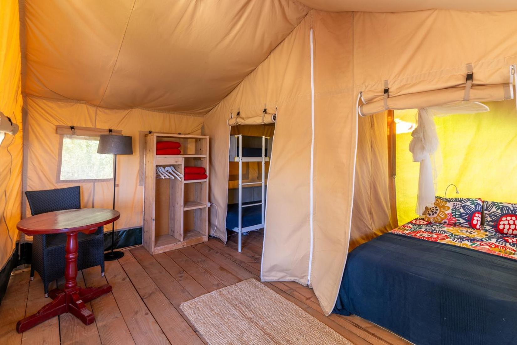 Campo Agave Luxury Tents Sayalonga Bilik gambar