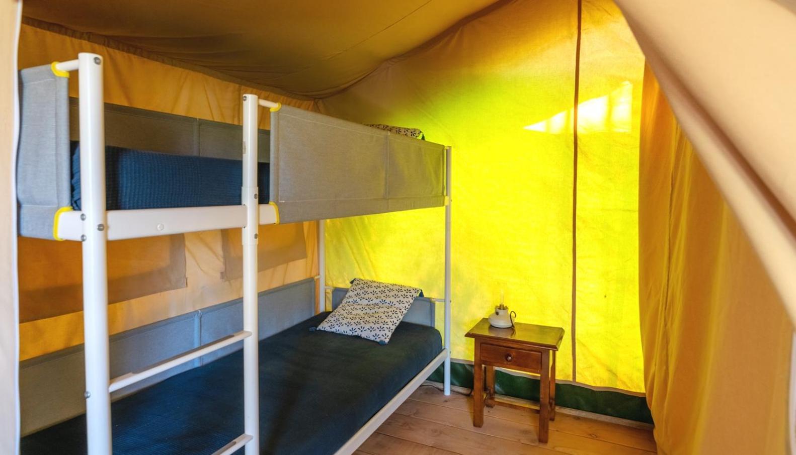 Campo Agave Luxury Tents Sayalonga Bilik gambar
