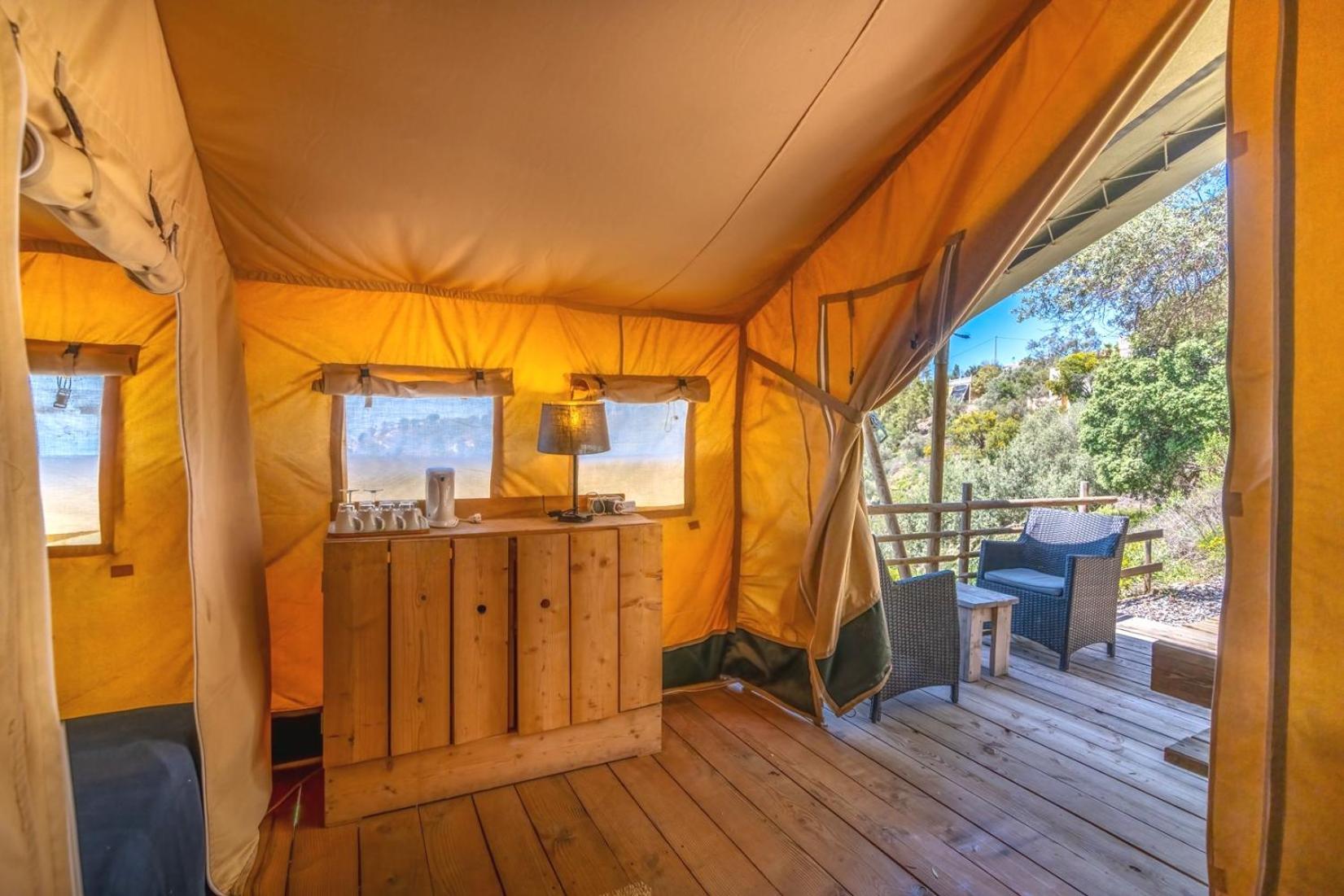Campo Agave Luxury Tents Sayalonga Bilik gambar