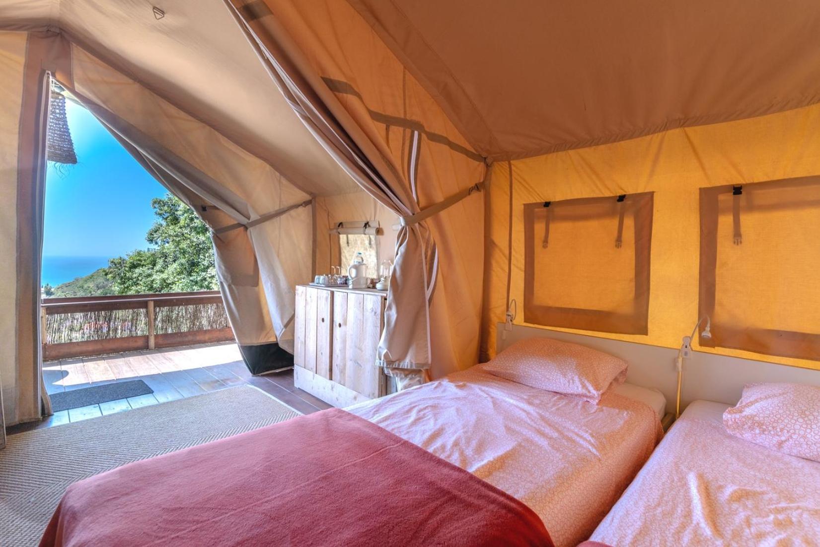 Campo Agave Luxury Tents Sayalonga Bilik gambar